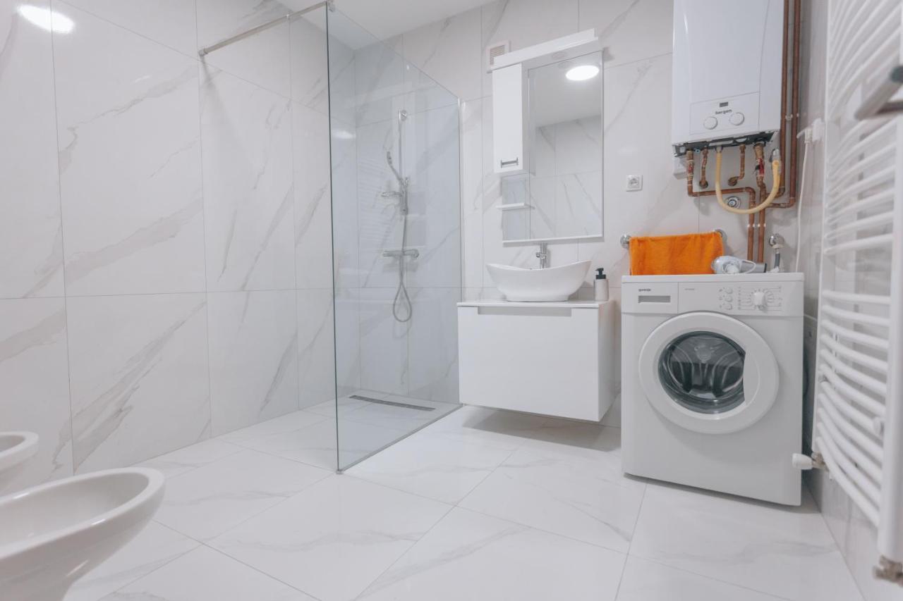 Backspace Apartments วรชาซ ภายนอก รูปภาพ